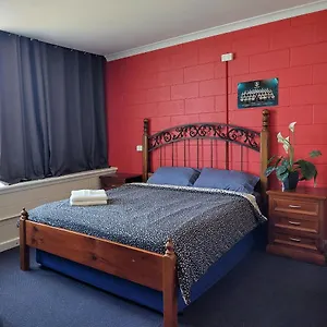  Hostal Port Backpackers Australia